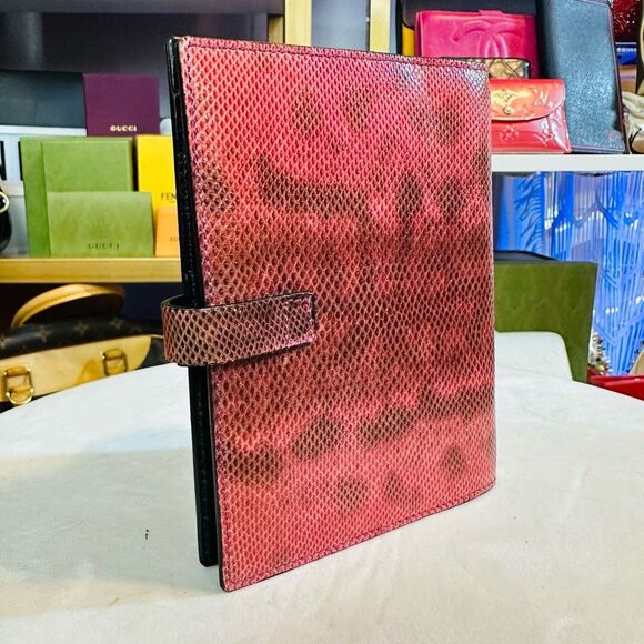 Gucci RARE Python Pink/Red Black Leather Silver Hardware Agenda Passport Holder - Picture 4 of 14